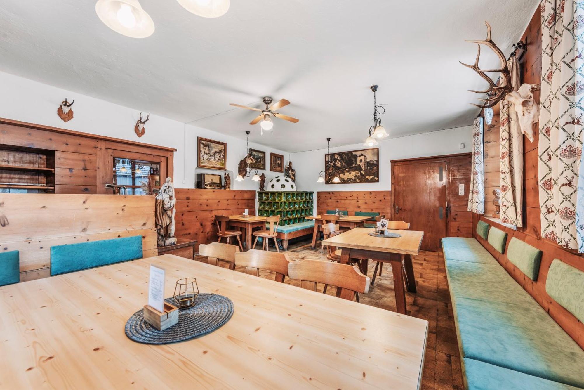 Hirschen Hostel Pfunds